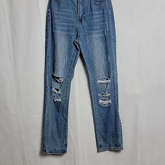 SHEIN.. highwaisted, distressed jeans.. - Picture 2 of 15